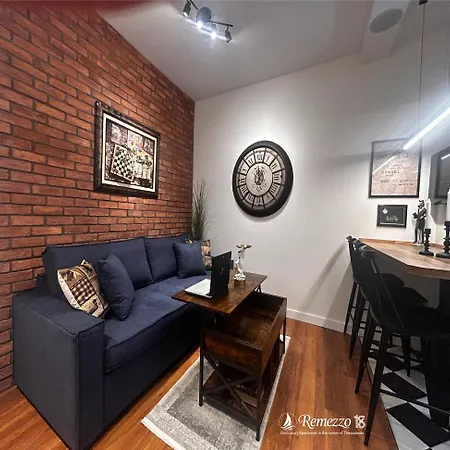 Remezzo 18 Spacious 2br In Center Quiet Full Amenities Soluň