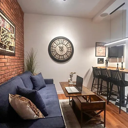 Remezzo 18 Spacious 2br In Center Quiet Full Amenities * Szaloniki