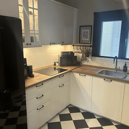 Remezzo 18 Spacious 2br In Center Quiet Full Amenities *